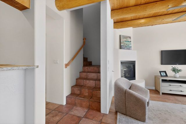 107 Johnson Mesa, Santa Fe, NM 87508