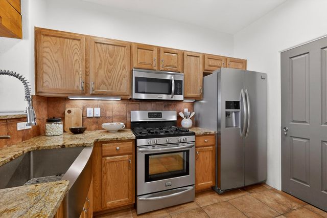 107 Johnson Mesa, Santa Fe, NM 87508