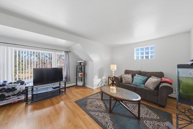 4752 S Lotus Avenue, Chicago, IL 60638