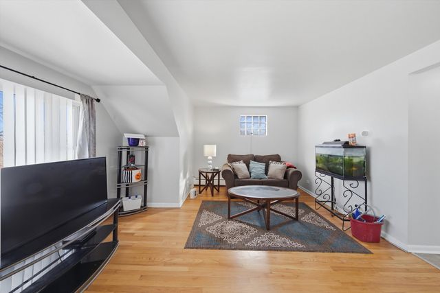 4752 S Lotus Avenue, Chicago, IL 60638