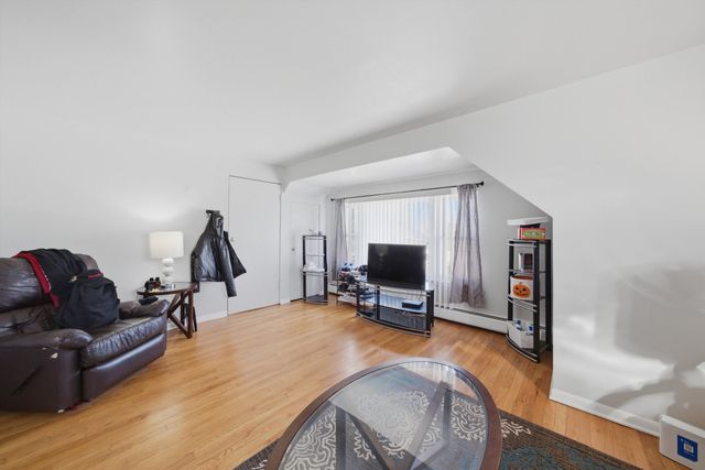 4752 S Lotus Avenue, Chicago, IL 60638