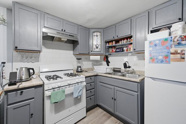 4752 S Lotus Avenue, Chicago, IL 60638