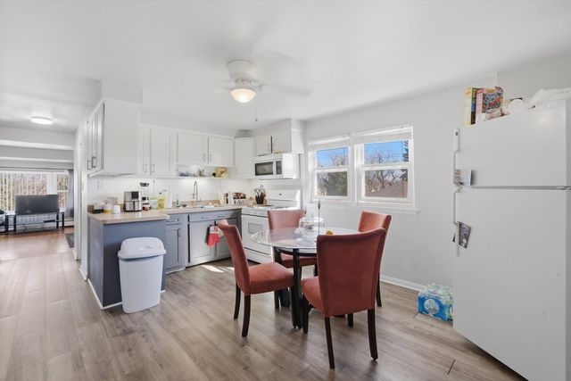 4752 S Lotus Avenue, Chicago, IL 60638