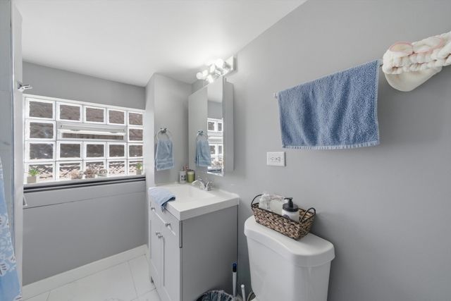 4752 S Lotus Avenue, Chicago, IL 60638