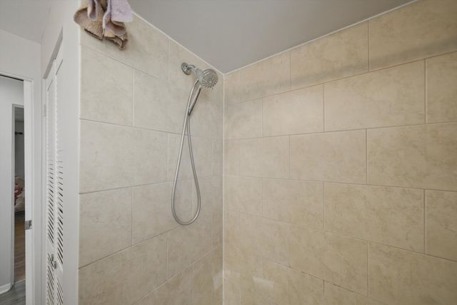 4752 S Lotus Avenue, Chicago, IL 60638