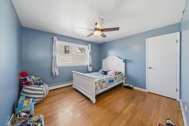 4752 S Lotus Avenue, Chicago, IL 60638