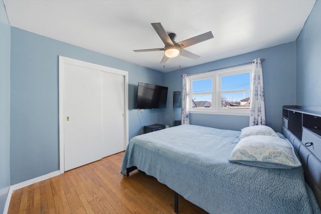 4752 S Lotus Avenue, Chicago, IL 60638