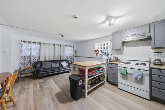 4752 S Lotus Avenue, Chicago, IL 60638