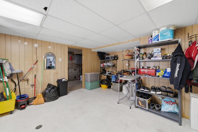 4752 S Lotus Avenue, Chicago, IL 60638