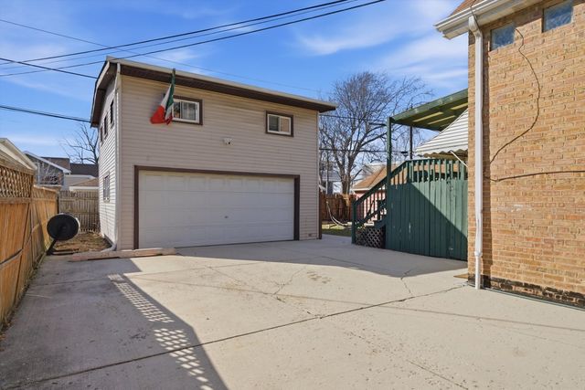 4752 S Lotus Avenue, Chicago, IL 60638