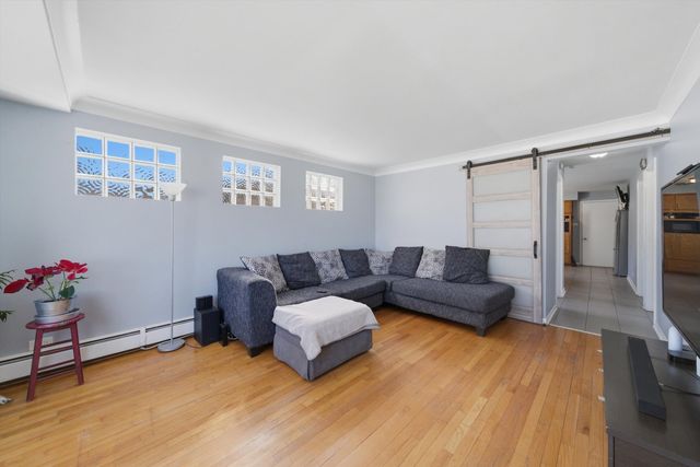 4752 S Lotus Avenue, Chicago, IL 60638