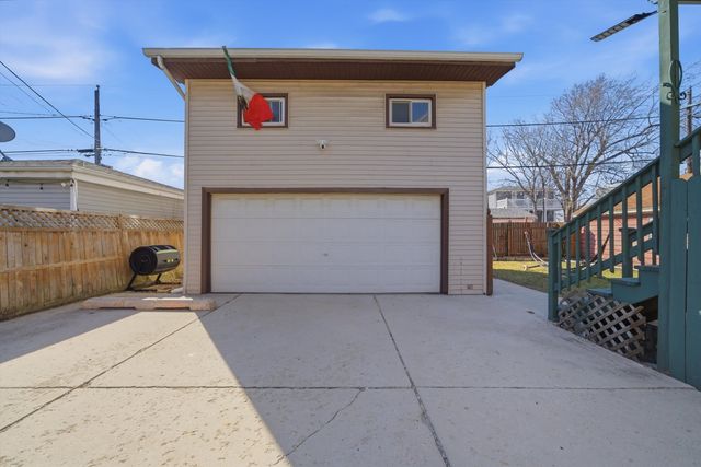 4752 S Lotus Avenue, Chicago, IL 60638