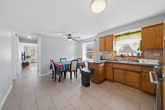 4752 S Lotus Avenue, Chicago, IL 60638