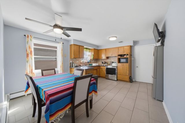 4752 S Lotus Avenue, Chicago, IL 60638