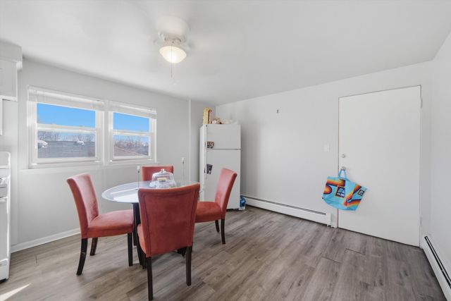 4752 S Lotus Avenue, Chicago, IL 60638