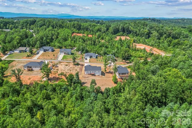 2456 Saratoga Run 58, Morganton, NC 28655