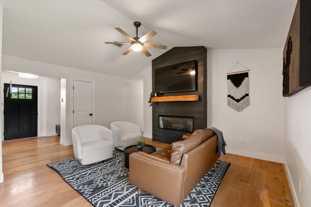 6234 Les Waggoner Rd, Franklin, TN 37067