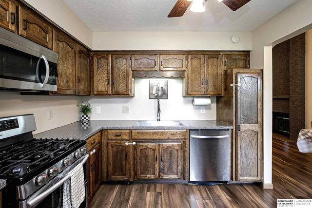 11431 Kansas Circle, Omaha, NE 68164