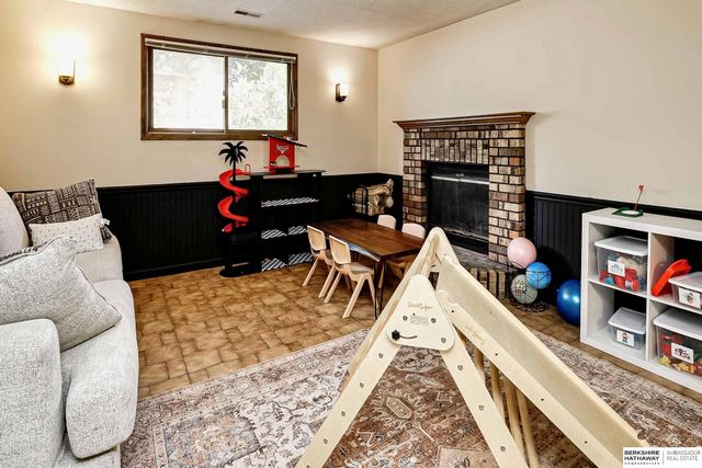 11431 Kansas Circle, Omaha, NE 68164
