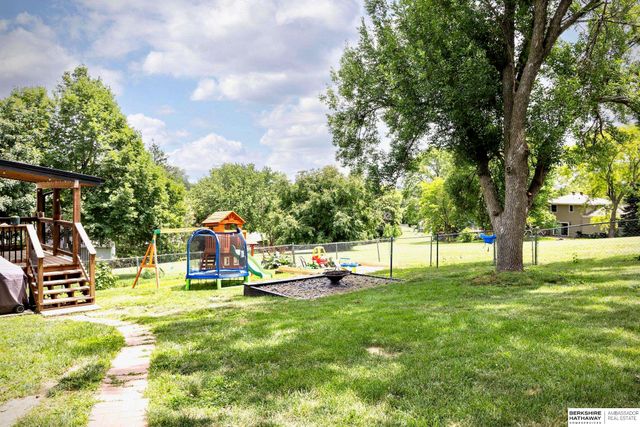 11431 Kansas Circle, Omaha, NE 68164