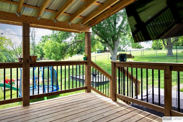 11431 Kansas Circle, Omaha, NE 68164