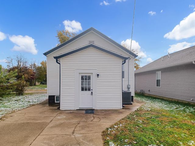 104 E Tennessee Street, Evansville, IN 47711