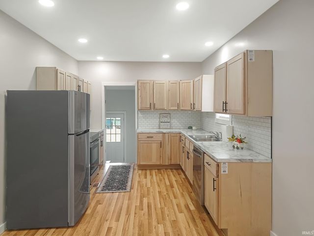 104 E Tennessee Street, Evansville, IN 47711