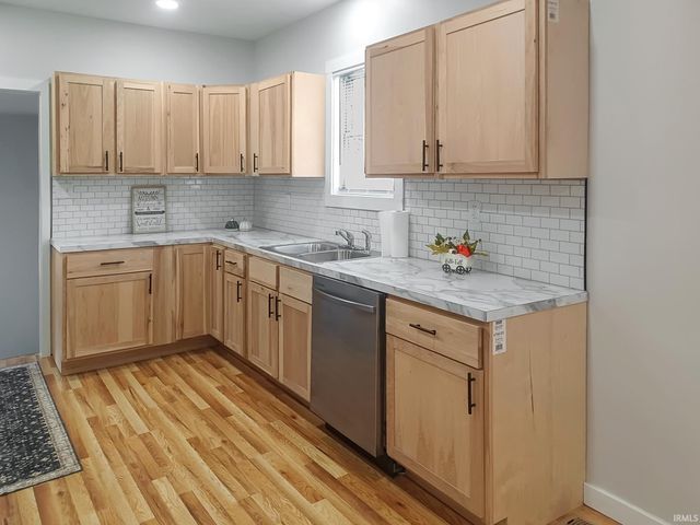 104 E Tennessee Street, Evansville, IN 47711