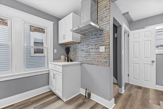 3530 W Park Hill AVENUE, Milwaukee, WI 53208