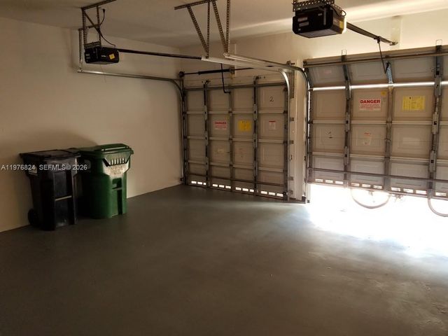 10889 NW 58th Ter, Doral, FL 33178