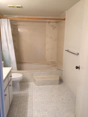 17500 N Bay Road S508, Sunny Isles Beach, FL 33160