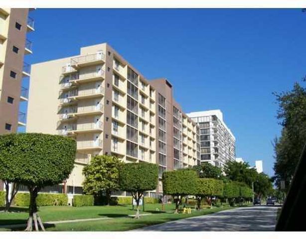 17500 N Bay Road S508, Sunny Isles Beach, FL 33160