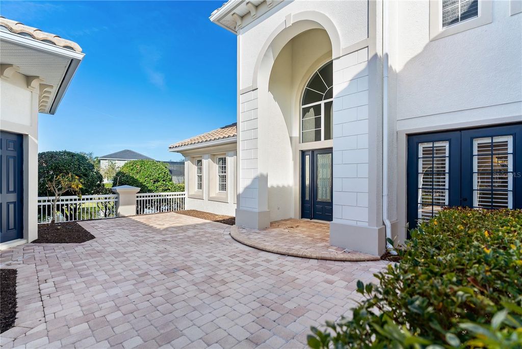 Image 2 of property listing at 11007 BIG BASS PLACE, Bradenton, FL 34212