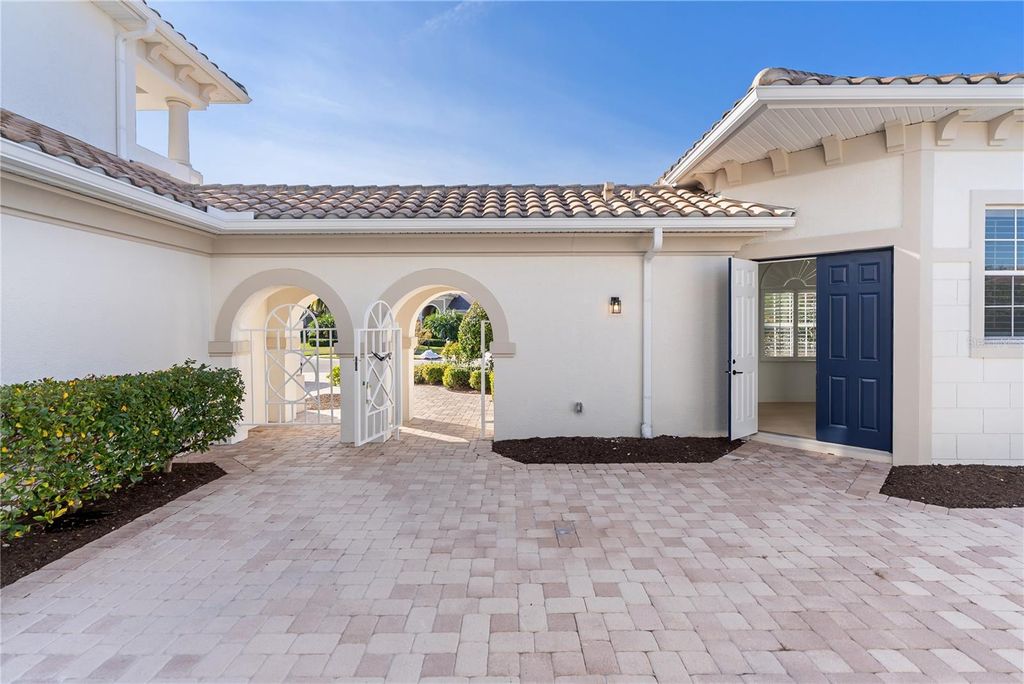 Image 39 of property listing at 11007 BIG BASS PLACE, Bradenton, FL 34212