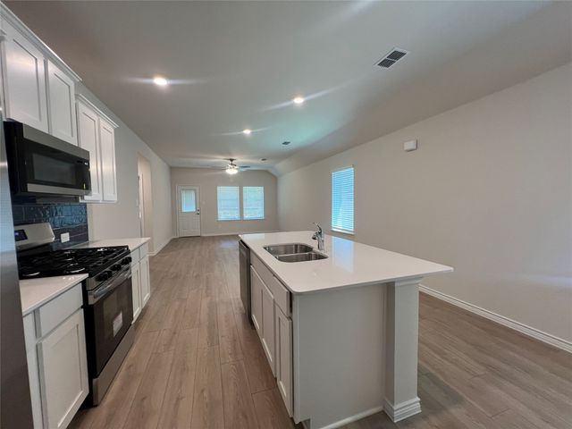 9813 Cactus Creek Court, Aubrey, TX 76227