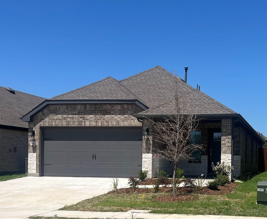 9813 Cactus Creek Court, Aubrey, TX 76227