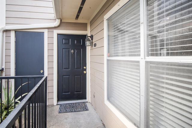 728 Bering Drive K, Houston, TX 77057