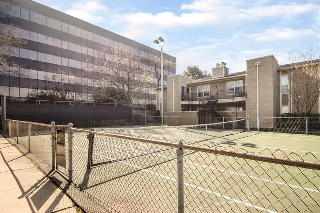 728 Bering Drive K, Houston, TX 77057