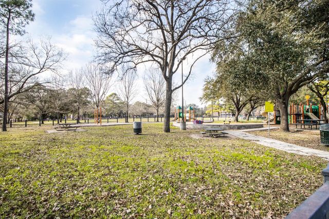 728 Bering Drive K, Houston, TX 77057