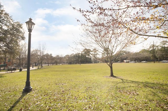 728 Bering Drive K, Houston, TX 77057