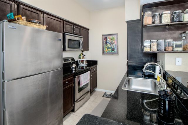 728 Bering Drive K, Houston, TX 77057