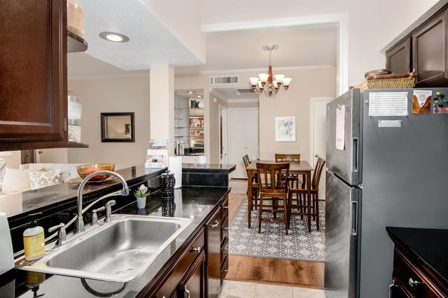 728 Bering Drive K, Houston, TX 77057