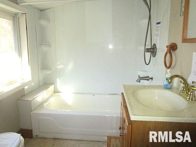 111 MOSCHEL Street, East Peoria, IL 61611