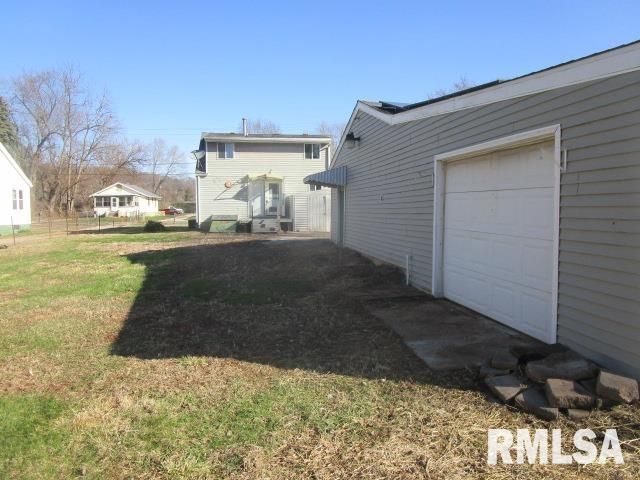 111 MOSCHEL Street, East Peoria, IL 61611