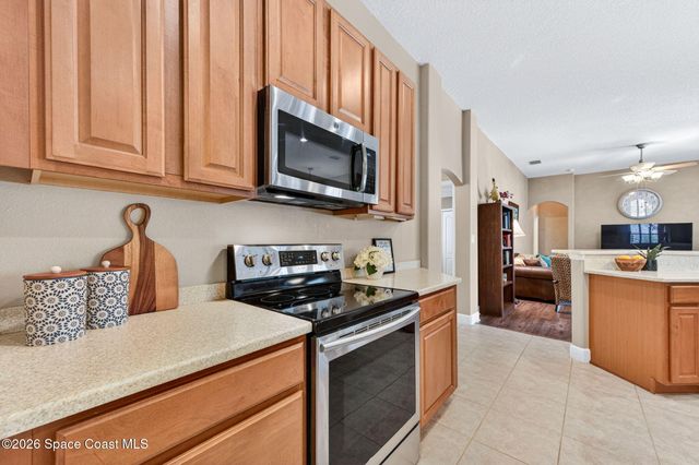 270 Brandy Creek Circle SE, Palm Bay, FL 32909