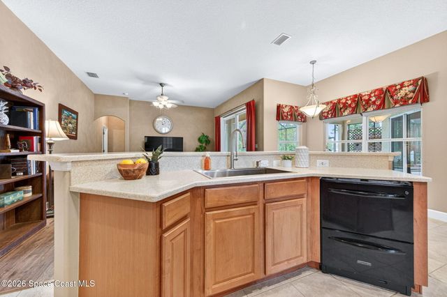 270 Brandy Creek Circle SE, Palm Bay, FL 32909
