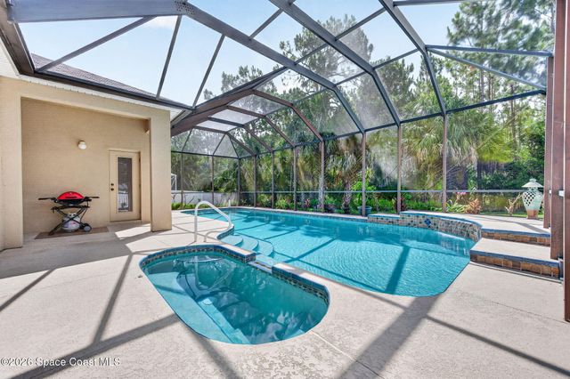 270 Brandy Creek Circle SE, Palm Bay, FL 32909