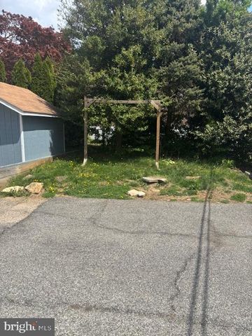 329 N OAK AVE, Clifton Heights, PA 19018