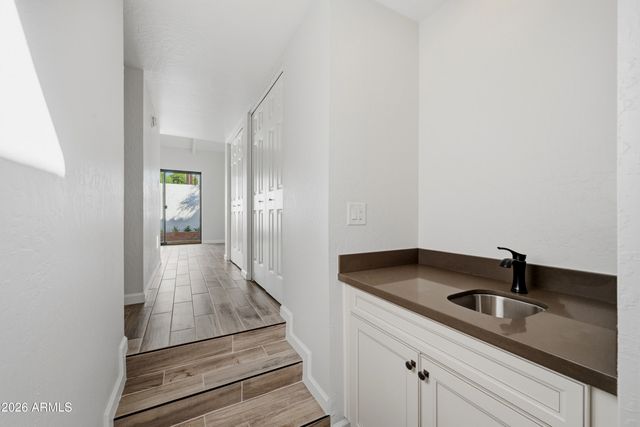 6527 N MARYLAND Circle, Phoenix, AZ 85013