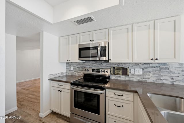 6527 N MARYLAND Circle, Phoenix, AZ 85013